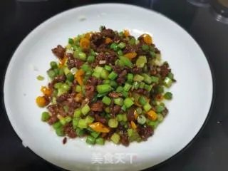 蒜苗炒牛肉