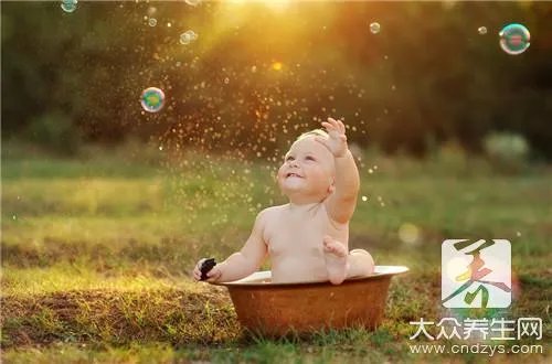 宝宝奶嘴型号怎么选择