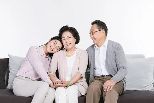 第一次去男朋友家注意什么 第一次去男朋友家带什么礼物好