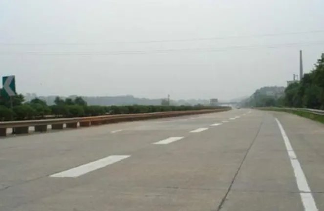 混凝土路面开裂的原因及补救措施是什么