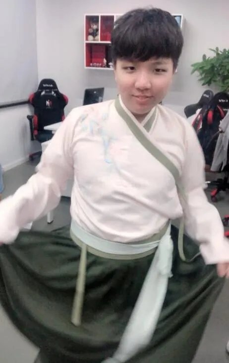 AmazingJ为什么叫古风美男？amazingj是香港人吗