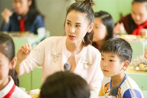 黄圣依的性格和说话方式被网友吐槽,你喜欢她的性格吗?