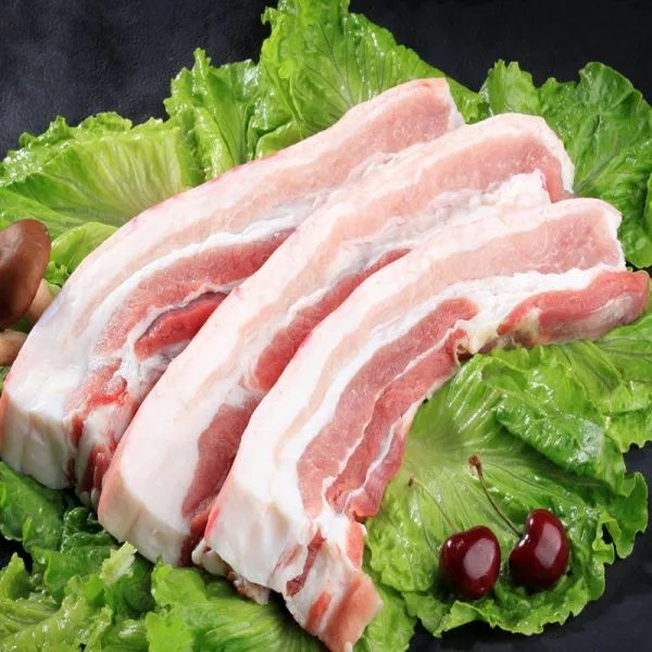 猪肉价格同比下降44.9%，导致其价格下降的原因是什么？