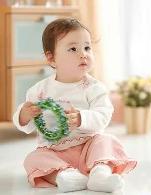 如何给新生宝宝拍照