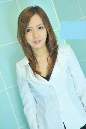 比佐野沙罗的个人经历