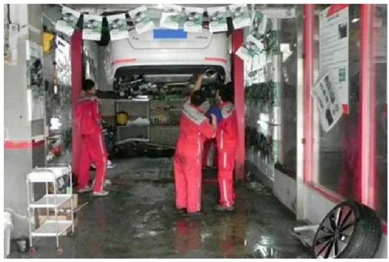 汽车底盘装甲怎么做的 汽车底盘装甲详细施工步骤教程（图）