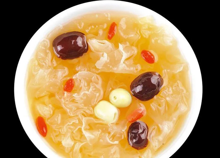 银耳莲子羹的功效与作用