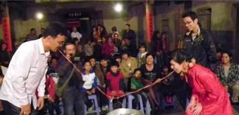 闹新房有什么活动项目 整新郎的招数创意点的有哪些