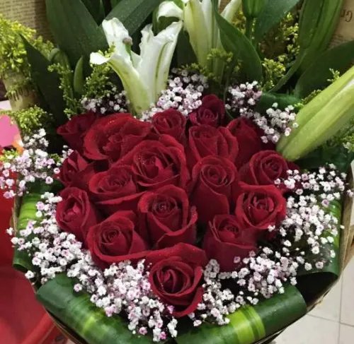 18朵玫瑰代表什么意思 18朵粉玫瑰花语是什么意思