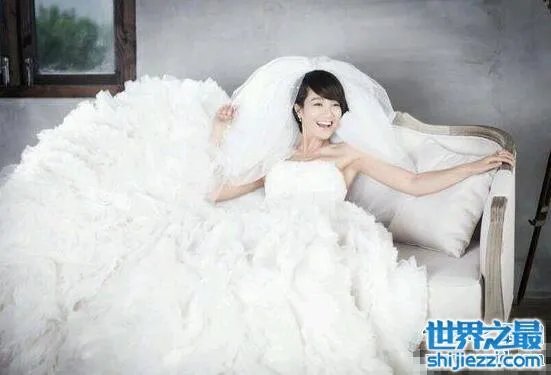 周一围朱丹结婚照，失败婚姻后迎来真命天子 