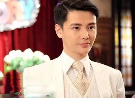 孙坚整容对比超吓人 孙坚王霏霏假戏真做