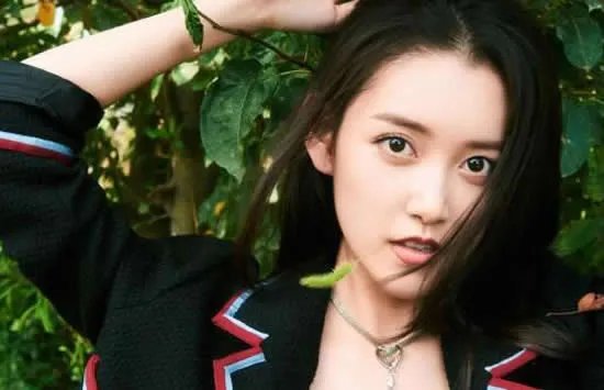 蒋依依的父母是谁 蒋依依家世背景遭扒原来这么厉害