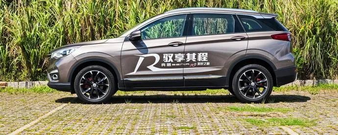 拉高速的正确方法和时间,高速公路超车正确方法解析