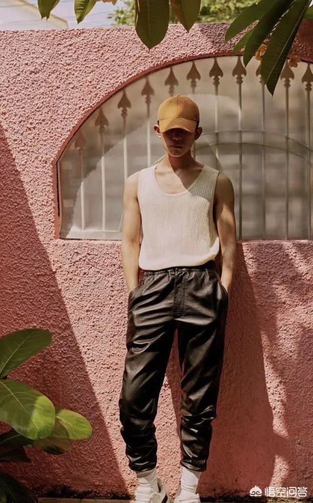 邓紫棋汪峰喜欢穿皮裤，娱乐圈还有谁？