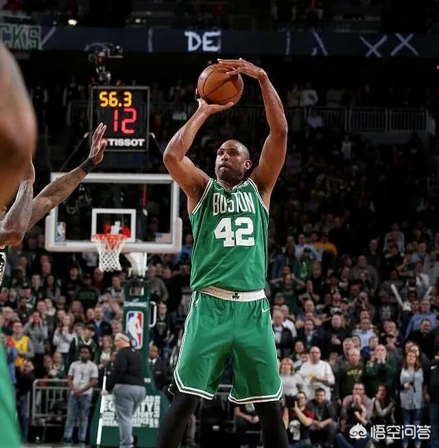 字母哥30+13，米德尔顿关键三分，欧文绝杀未果，绿军不敌雄鹿，你怎么评价？