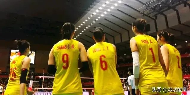 中国女排3:0横扫美国女排，中国女排赢在哪里，你如何评价中国女排球员的表现？