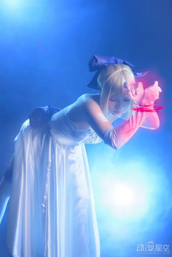 日本小姐姐各色Saber COS秀 被束缚的呆毛王