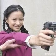 怎样去看去分析崔健先生导的蓝色骨头？