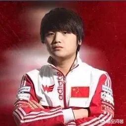 如果组建一支英雄联盟地表最强战队，哪些选手的巅峰时期能够胜任？