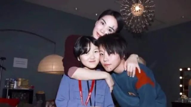 张柏芝风波未平息，谢霆锋忙晒照，无意暴露与王菲的感情状况，你怎么看？