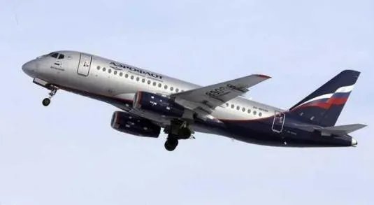 俄航迫降视频曝光怎么回事 俄罗斯飞机迫降起火41人遇难