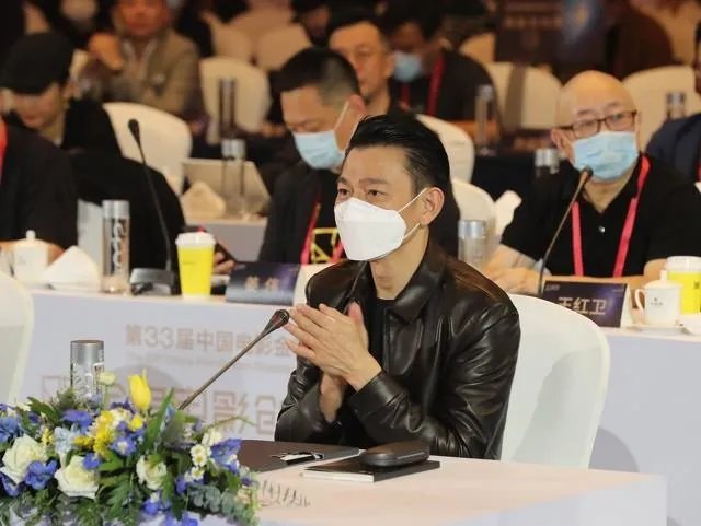 最近杨坤跟刘德华事件那么火，你们知道什么原因吗？