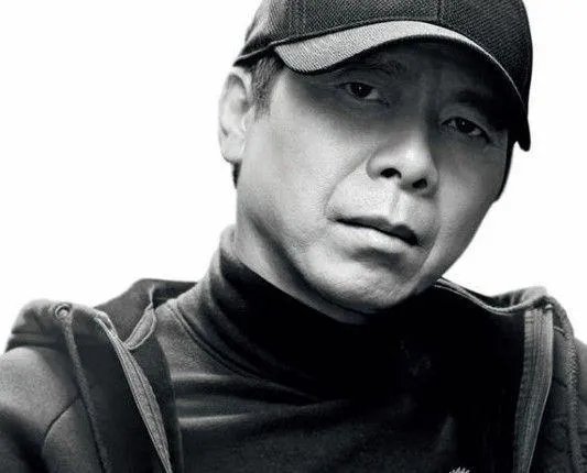 冯小刚作为导演和演员有哪些成就,值得他整天咋咋呼呼的?