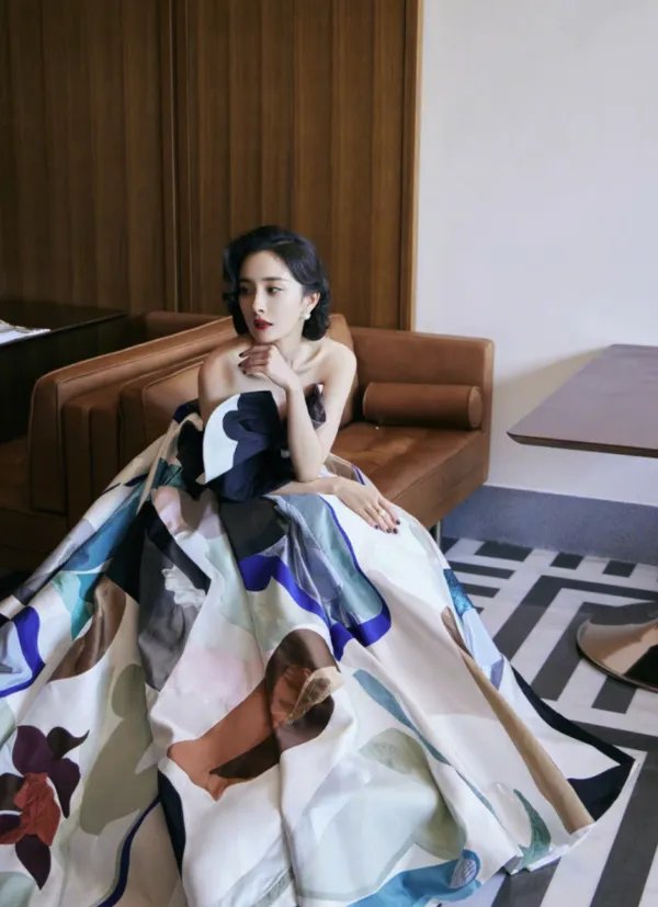 芭莎慈善夜竟然这么卷？女明星几乎人均一件高定！