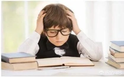 学生近视的原因是什么？是不是没有休止的作业？