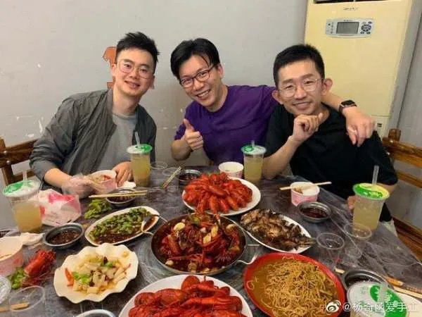 《奇葩说》杨奇函为什么会与邱晨划清界限？