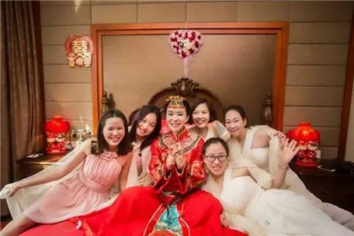 伴娘要不要给新娘红包 伴娘有什么需要注意的吗