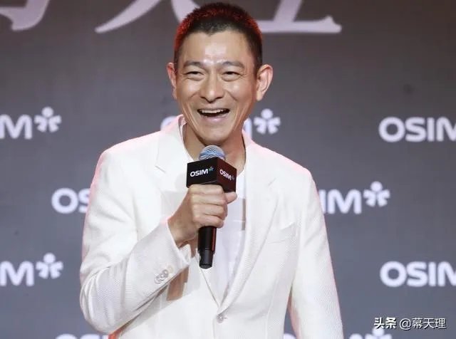 最近杨坤跟刘德华事件那么火，你们知道什么原因吗？