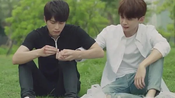 临沂91岁弟弟骑车带93岁哥哥出门赶集，你羡慕这样的兄弟情吗？