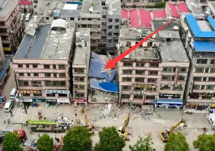 长沙倒塌事故被困者敲了2天2夜管子，救援工作的难度有多大？