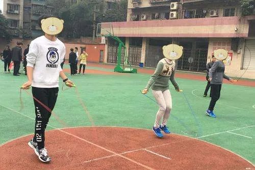 中考体育要达到语数外同分值，对中小学生有何影响？