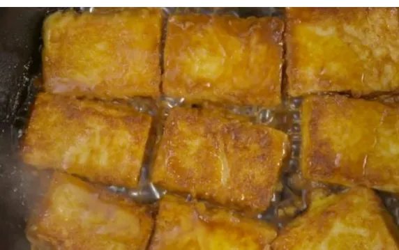 锅塌豆腐是哪个地方的菜？这里的豆腐可以用普通的老豆腐吗？