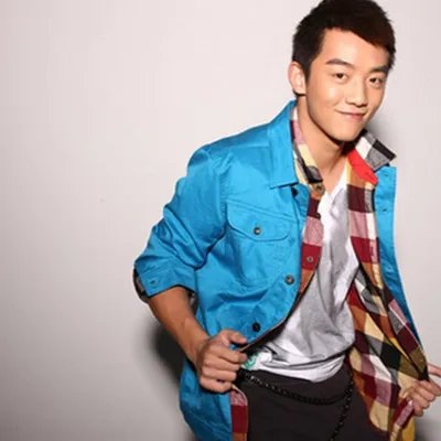 郑恺回应林西娅大尺度床照事件 一丝不挂大露下体不堪入目