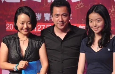 与王中磊一见钟情，如今结婚25年的人是谁？