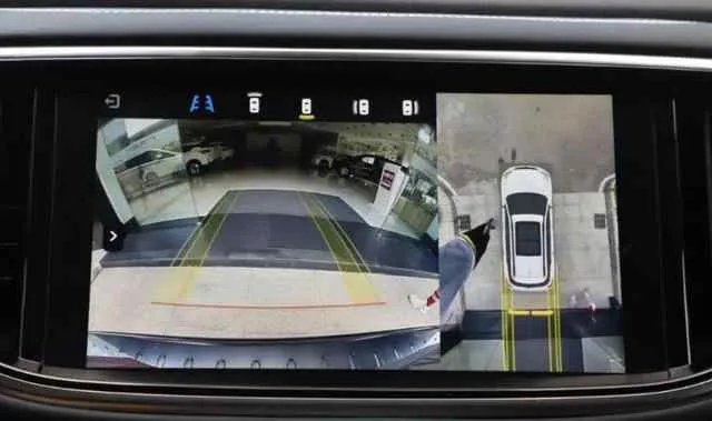 学开车怎样才能知道车身正不正？