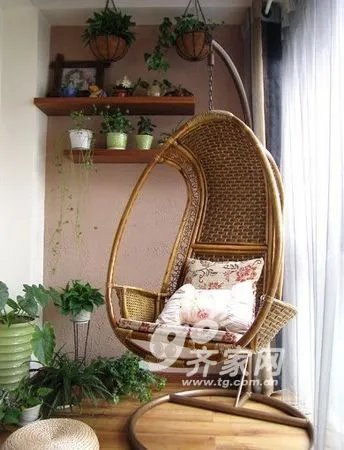 阳台变榻榻米书房 成都妈妈12万装咖啡小屋