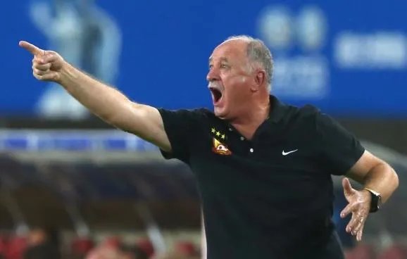 足协杯，恒大7-2逆转10人富力晋级，从首轮的2-4失利到昨天的逆转，恒大做出了哪些调整？