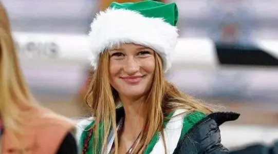 比尔盖茨女儿奢华大婚，单婚礼场地就花了1亿，婚礼现场有多震撼？