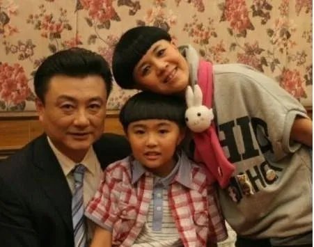 央视杨柳的老婆不是金龟子刘纯燕吗？