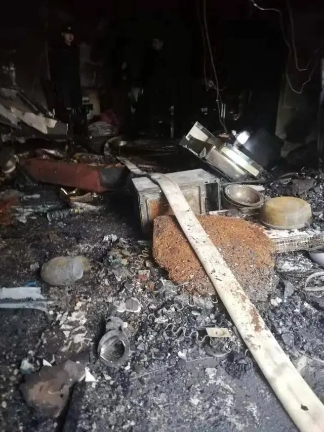 昨天，重庆加州城市花园发生严重火灾，是否也暴露了很多生活中的火灾消防相关的问题？