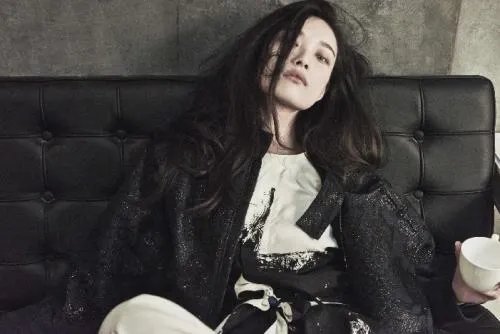 冯绍峰孩子都生完了，前任女友倪妮为什么还是单身？