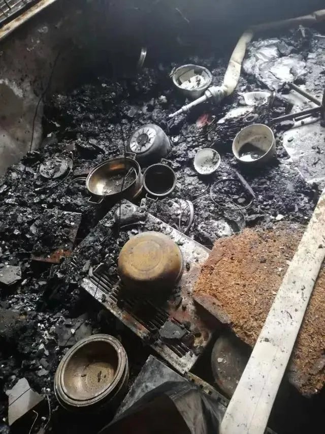 昨天，重庆加州城市花园发生严重火灾，是否也暴露了很多生活中的火灾消防相关的问题？