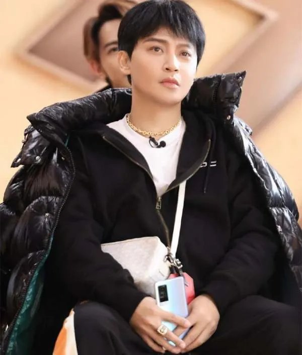 《追光吧哥哥》：首次公演，最可惜的是檀健次，最失望的是于朦胧，为什么？