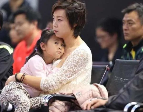 张怡宁为什么早早退役？