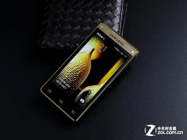 给力双卡双屏 三星 W2015报价7186元