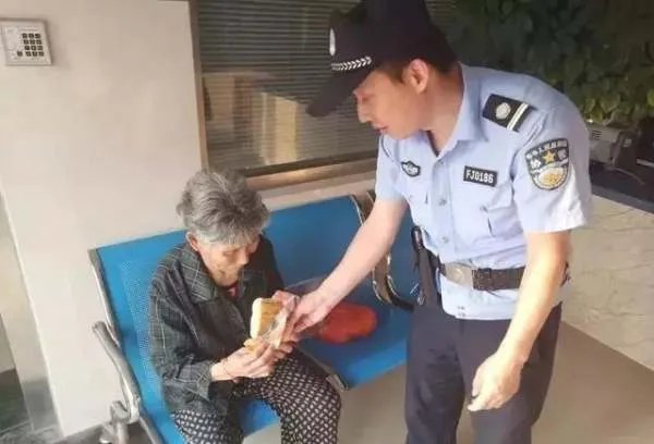 河南患病老人走失三天，被找到时口袋里塞满钱，期间他都经历了什么？